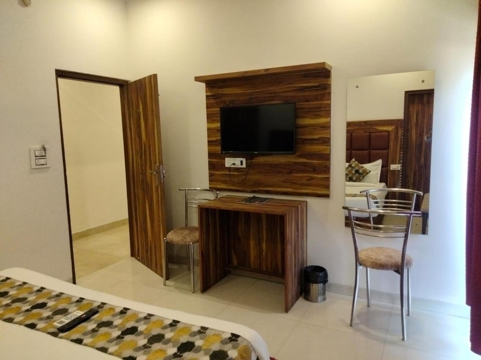 Hotel D Plaza Zirakpur Extérieur photo