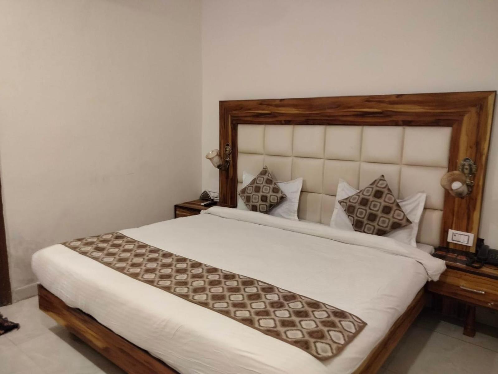 Hotel D Plaza Zirakpur Extérieur photo