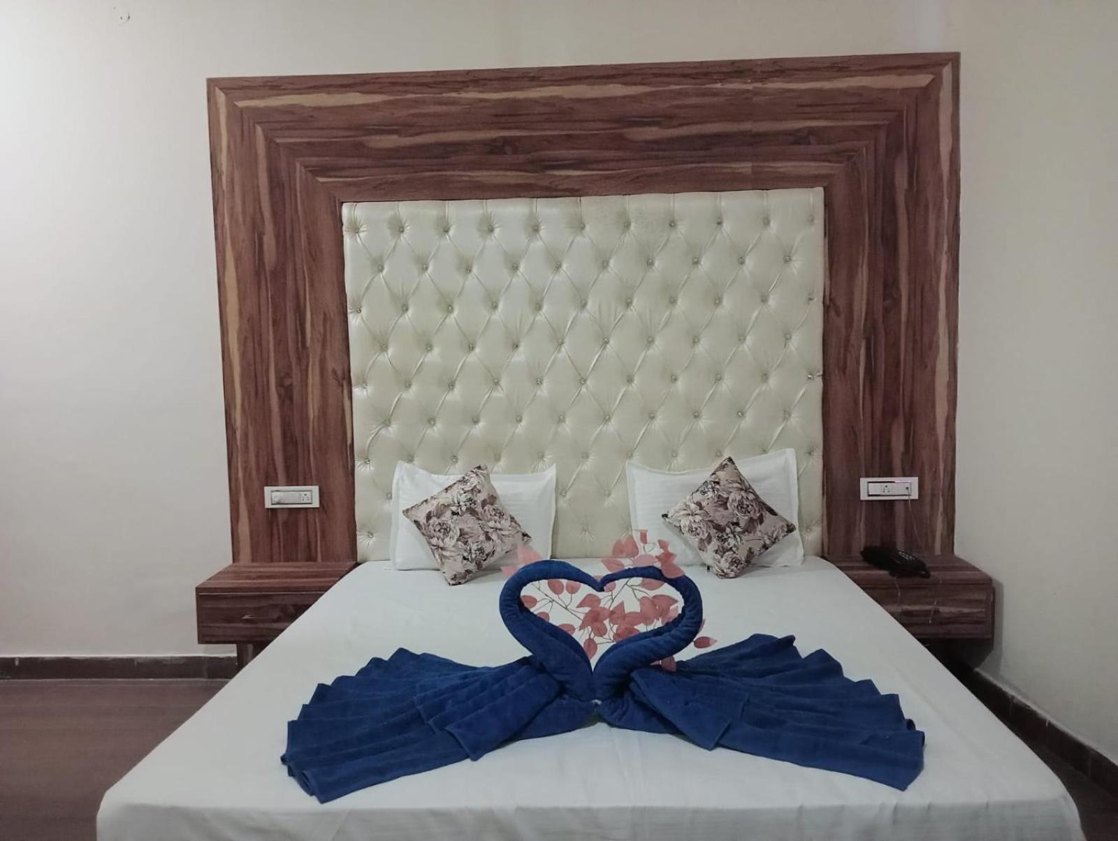 Hotel D Plaza Zirakpur Extérieur photo