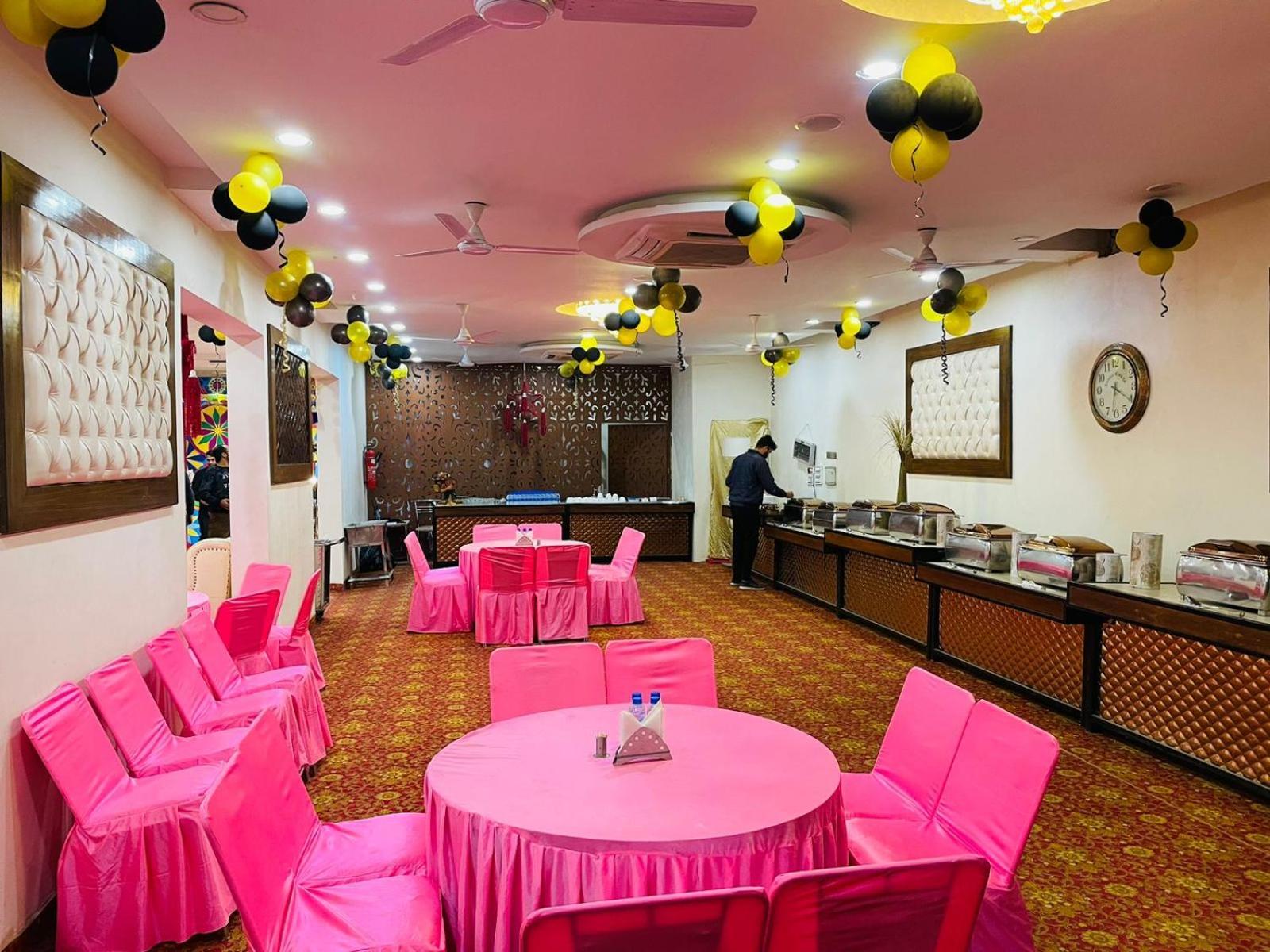 Hotel D Plaza Zirakpur Extérieur photo
