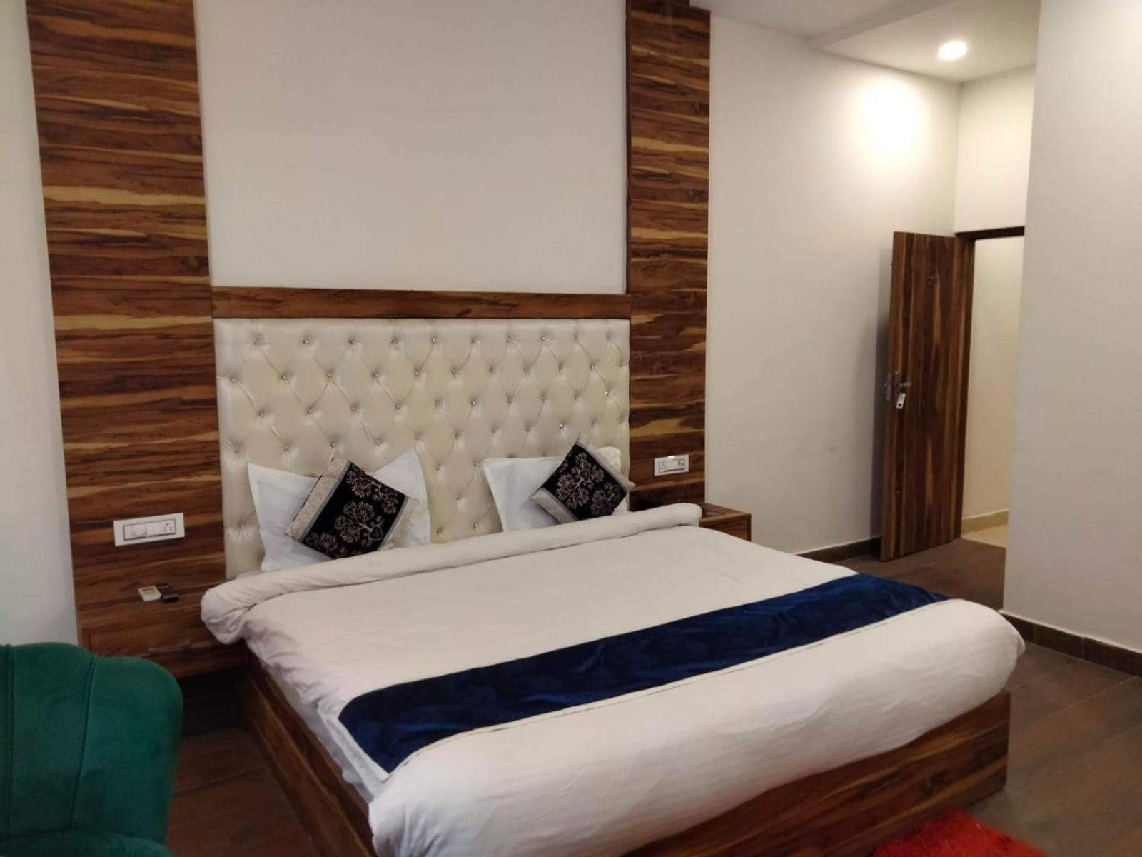 Hotel D Plaza Zirakpur Extérieur photo