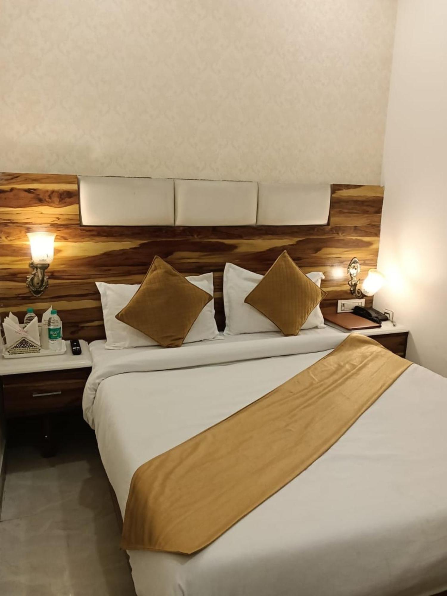 Hotel D Plaza Zirakpur Extérieur photo
