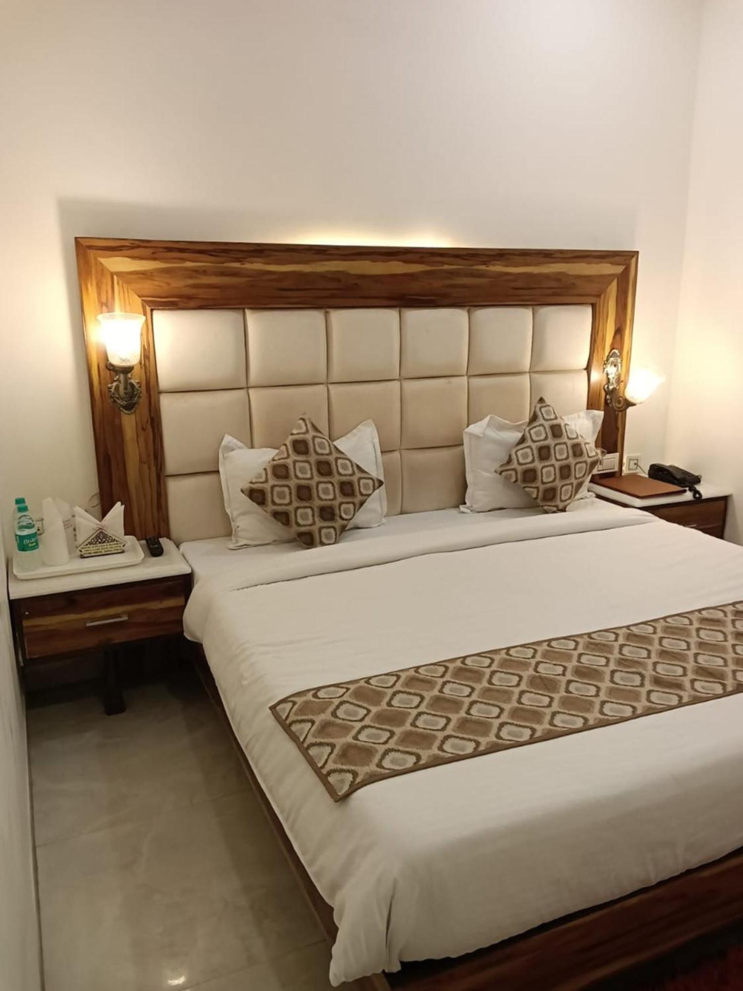 Hotel D Plaza Zirakpur Extérieur photo