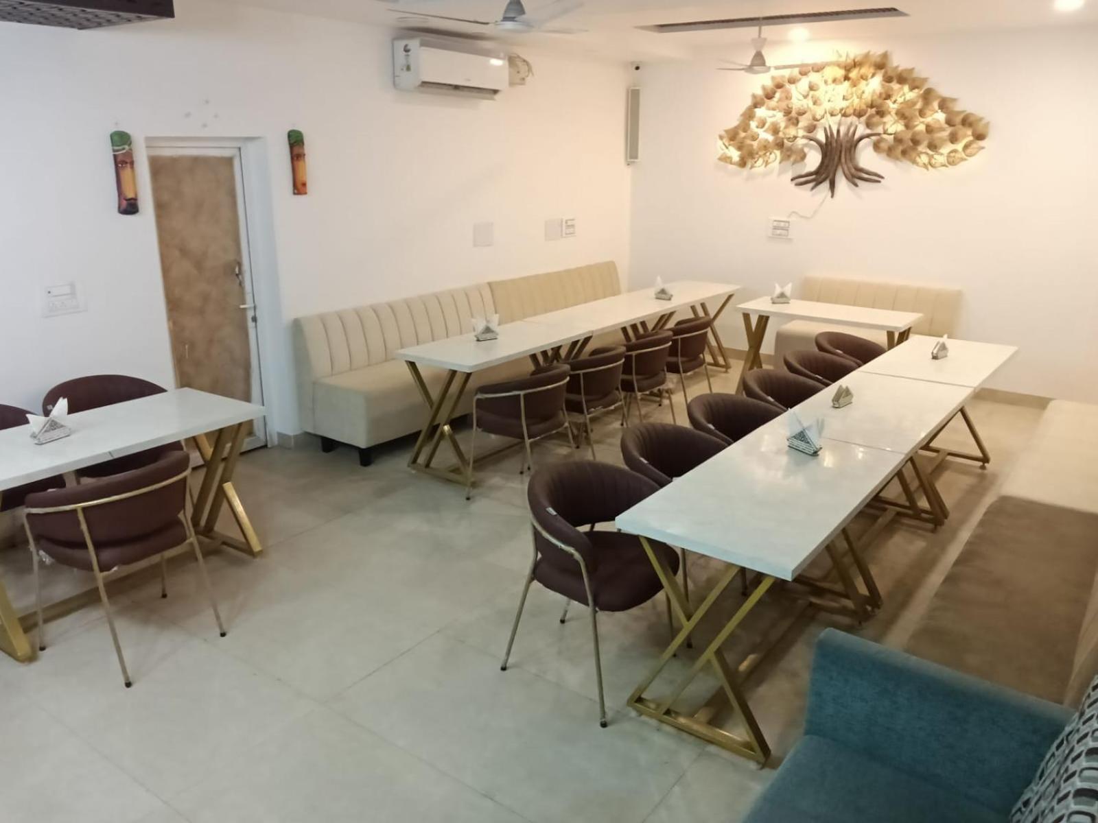 Hotel D Plaza Zirakpur Extérieur photo