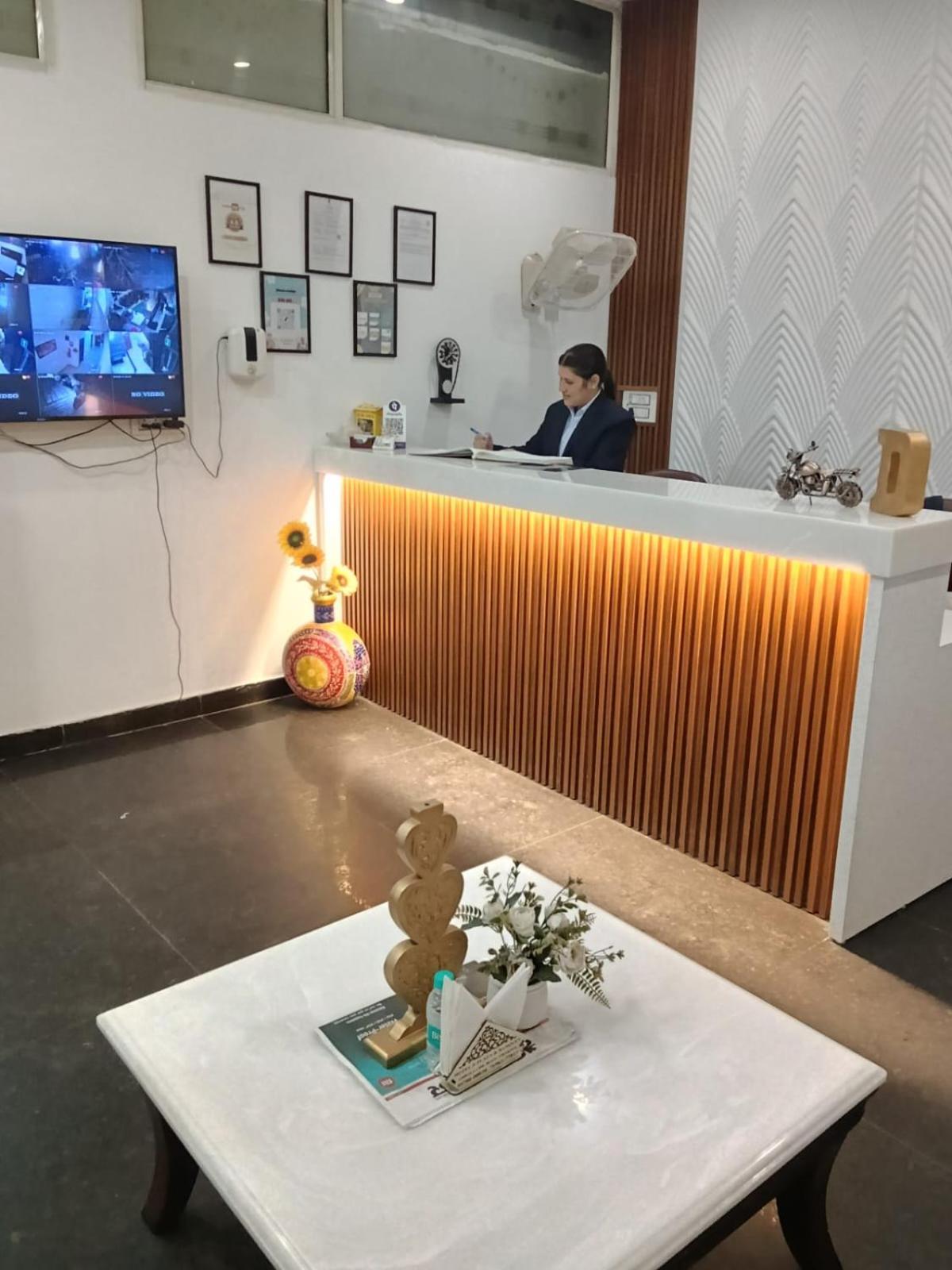 Hotel D Plaza Zirakpur Extérieur photo