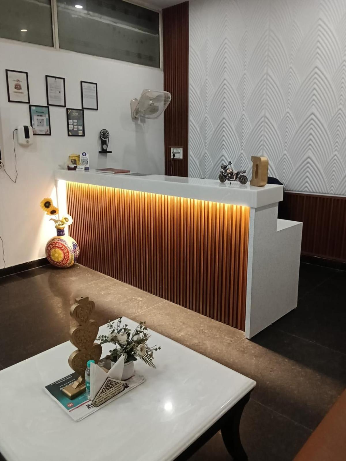 Hotel D Plaza Zirakpur Extérieur photo
