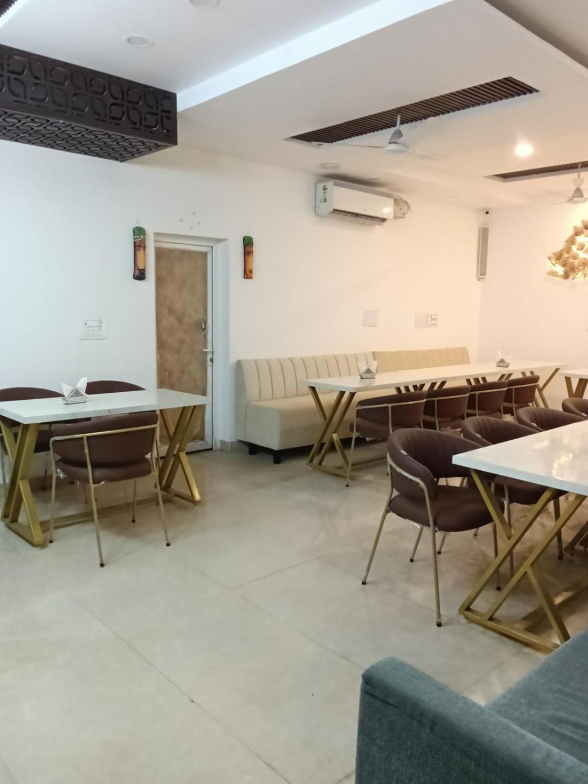 Hotel D Plaza Zirakpur Extérieur photo